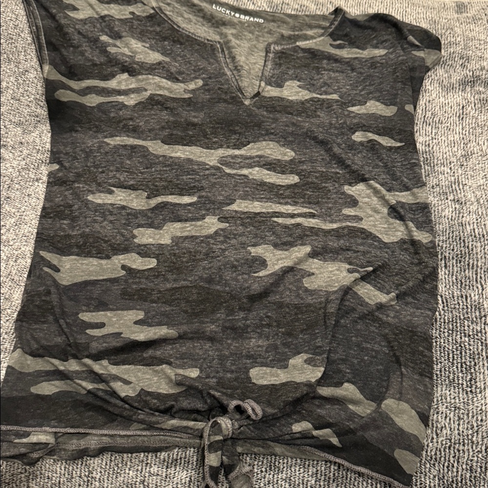 Lucky Brand Gray Camouflage Tie-Front Top